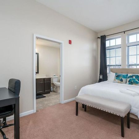 Private Bedroom Downtown Indy - Shared Indianapolis Exteriör bild